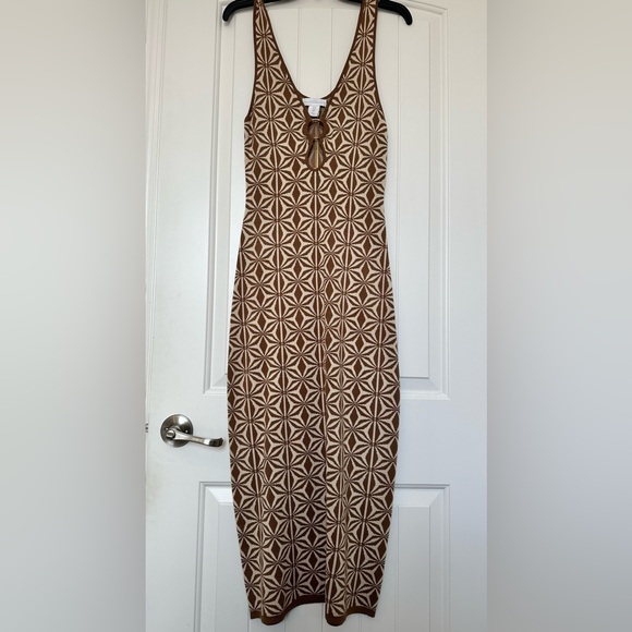NWT! HOUSE OF HARLOW 1960 Geometric Patterned Brown Dress NWT! HOUSE OF HARLOW 1960 Geometric Patterned Brown Dress